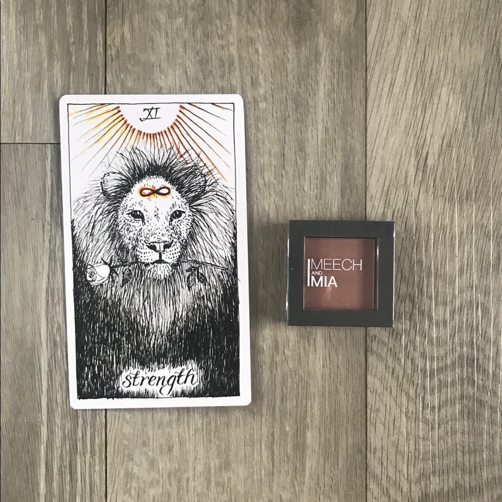 Meech & Mia | Taupe Pressed Eyeshadow | Brush